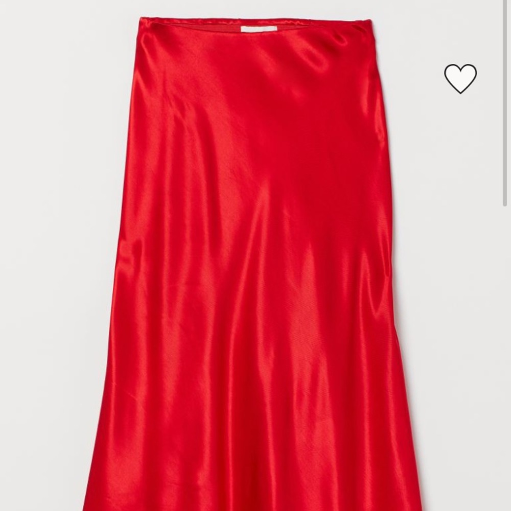 Red satin midi circle skirt - Picture 5 of 9